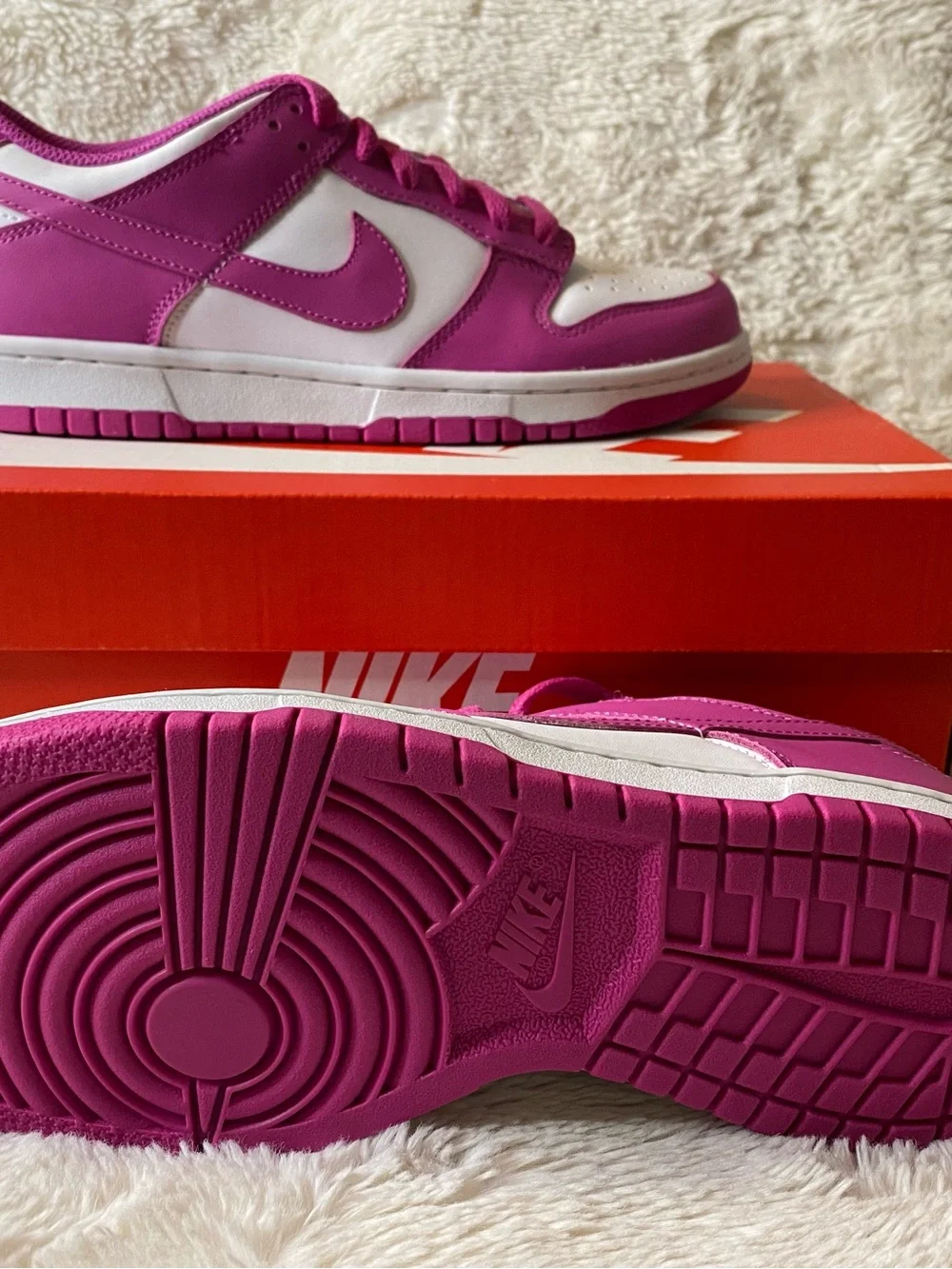 Nike Kids Pink and White Low-Top Sneakers with Swoosh or 8.5 women’s